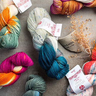 Hand-dyed <br> hilos