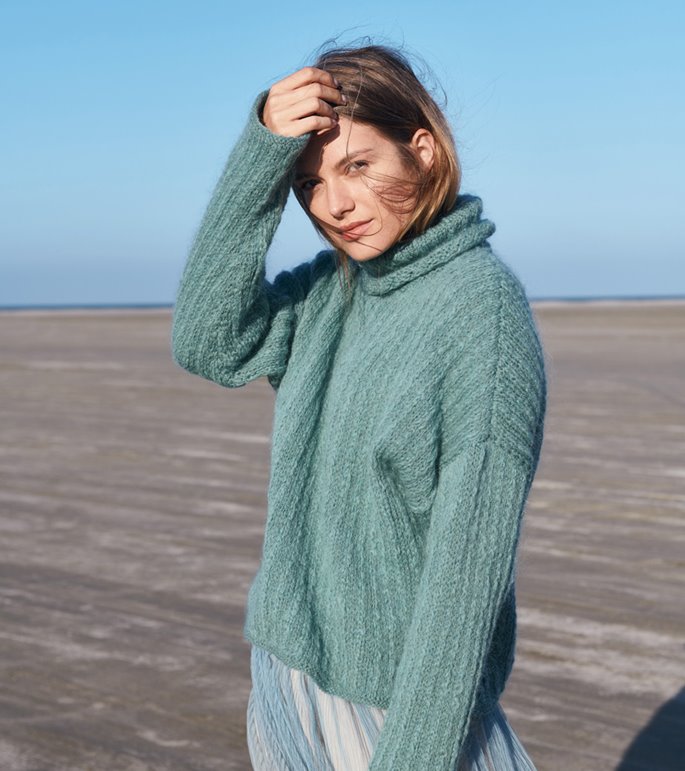 Lana Grossa ROLLKRAGENPULLI IM HEBEMASCHENMUSTER Fatto/Peloso