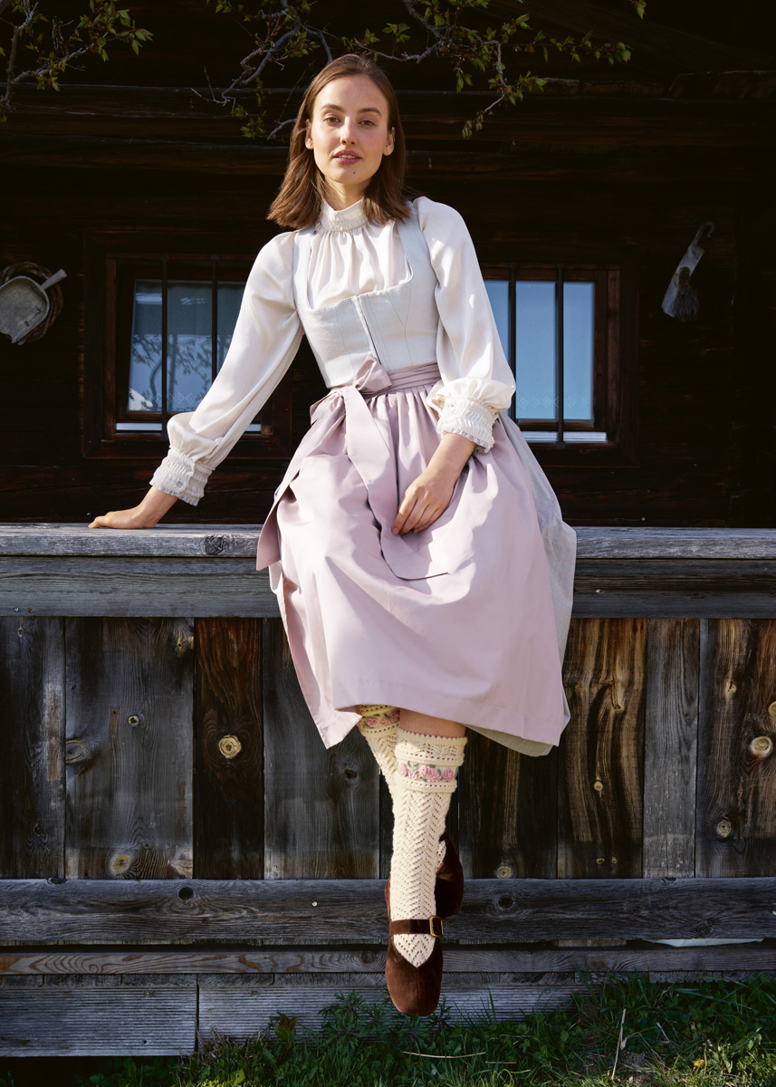 Lana Grossa TRACHTEN No. 9 - Edición alemana