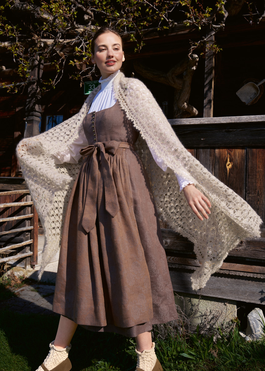 Lana Grossa TRACHTEN No. 9 - Edición alemana