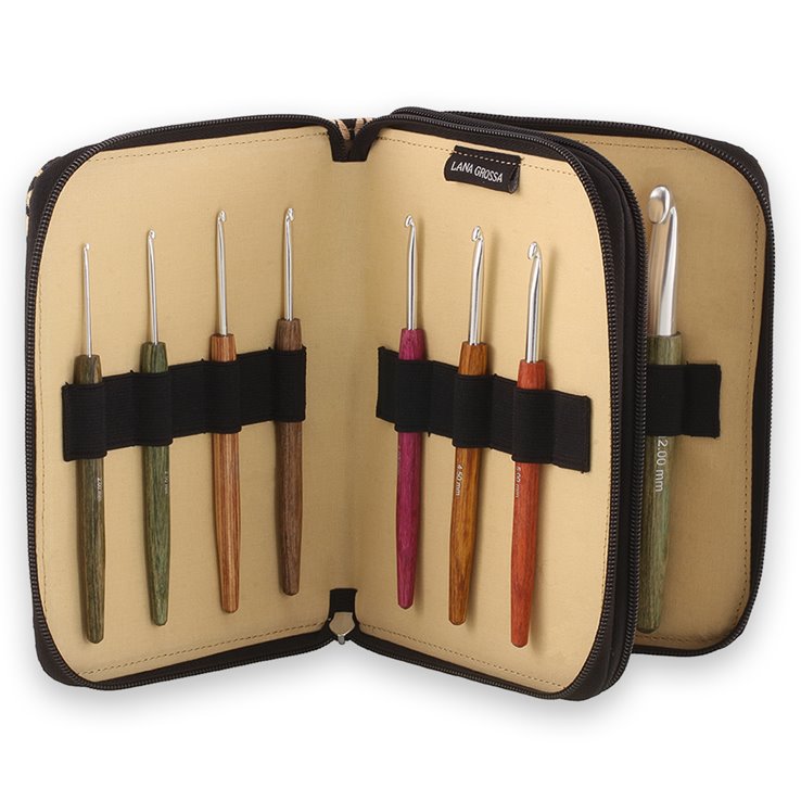 Lana Grossa Conjunto de agujas de ganchillo aluminio con mango de madera de diseño de madera Signal